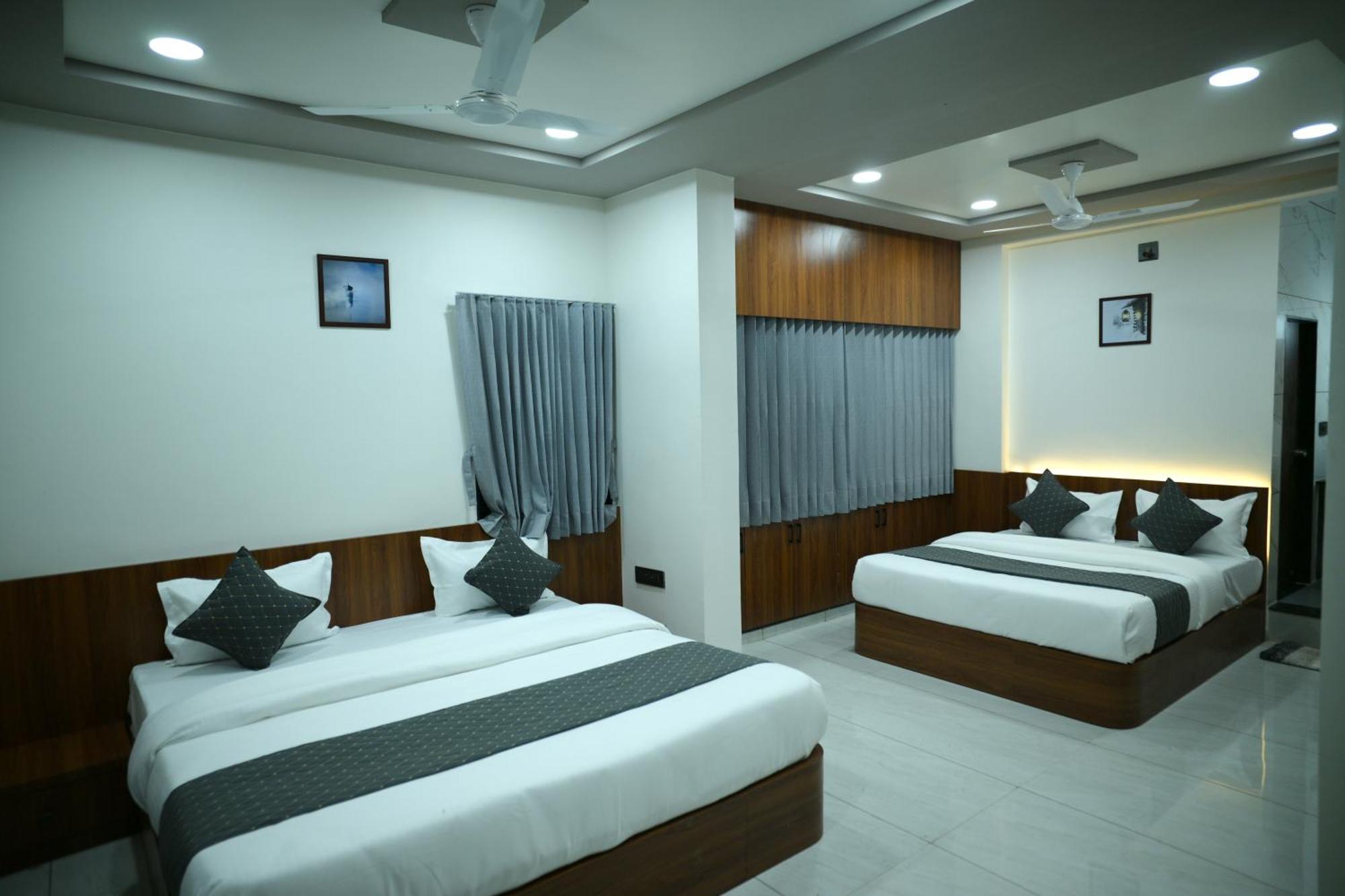 Palanpur Hotel Aagman מראה חיצוני תמונה