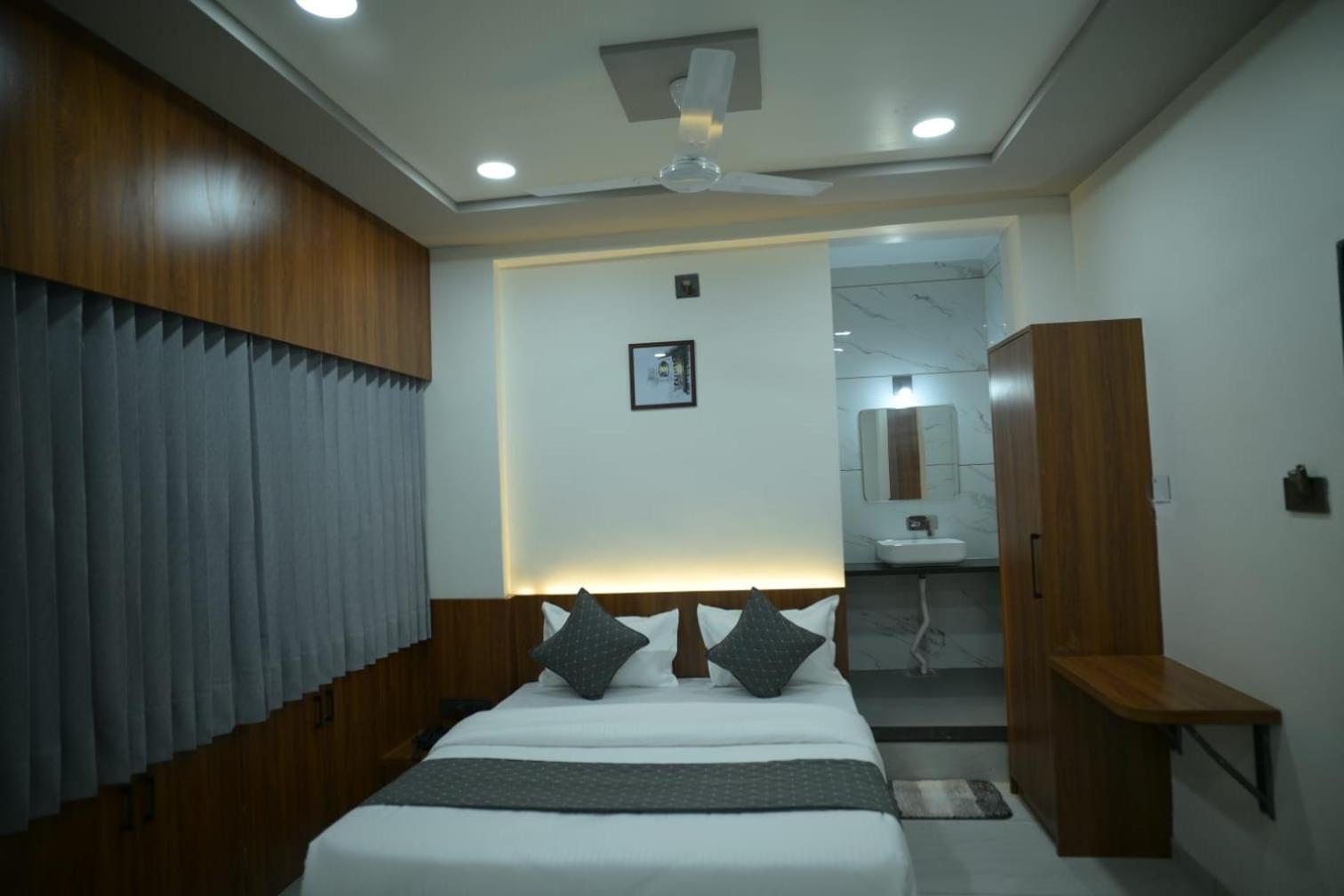 Palanpur Hotel Aagman מראה חיצוני תמונה